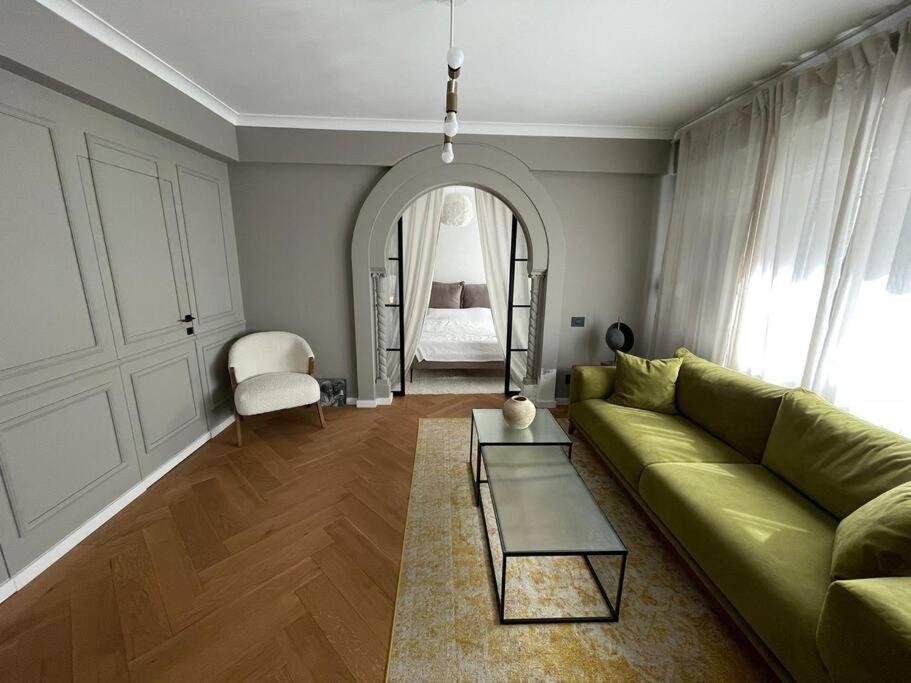 Stunning 1Bd Flat With 50M2 Terrace In The City Center Bucharest Luaran gambar