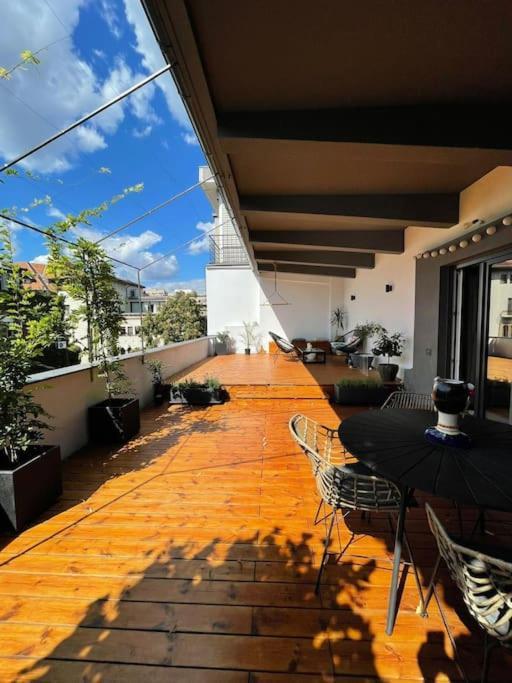Stunning 1Bd Flat With 50M2 Terrace In The City Center Bucharest Luaran gambar