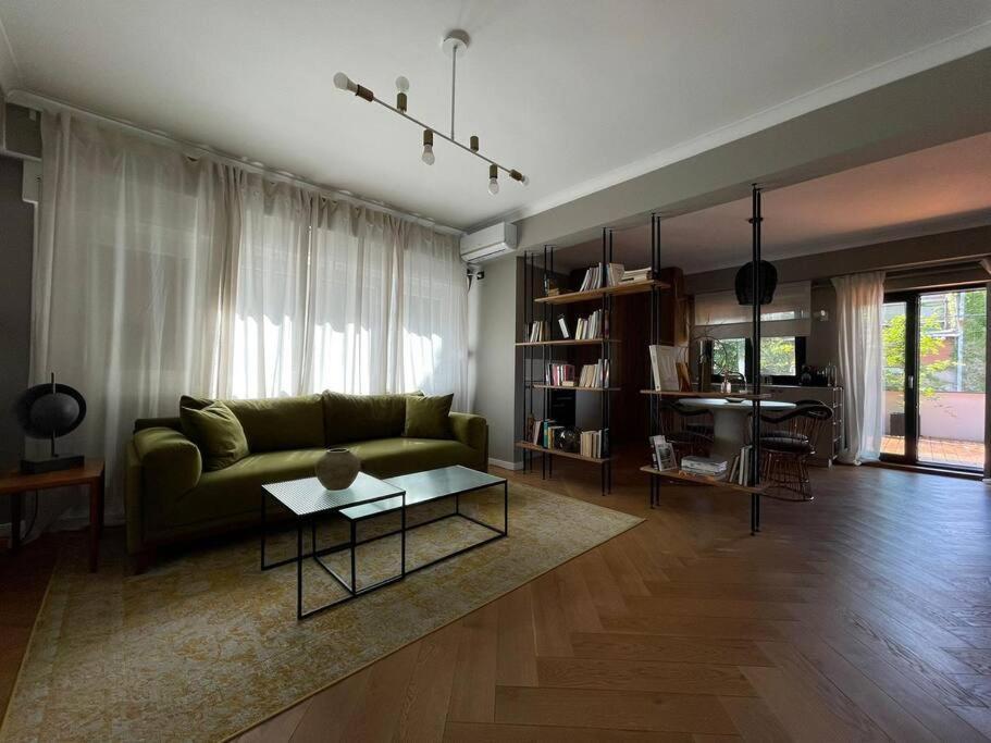 Stunning 1Bd Flat With 50M2 Terrace In The City Center Bucharest Luaran gambar